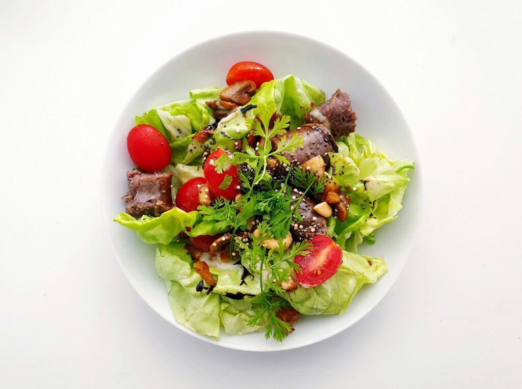 Revigorați-vă sănătatea cu o dietă bazată pe salate: Prospețime pe fiecare farfurie